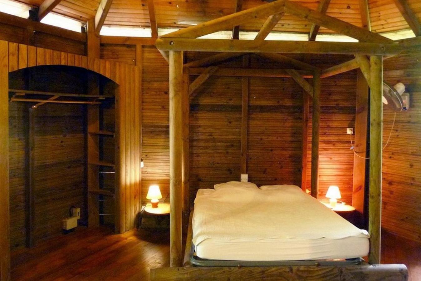 ホテル Domaine De Robinson レザンセス・ダルレット エクステリア 写真